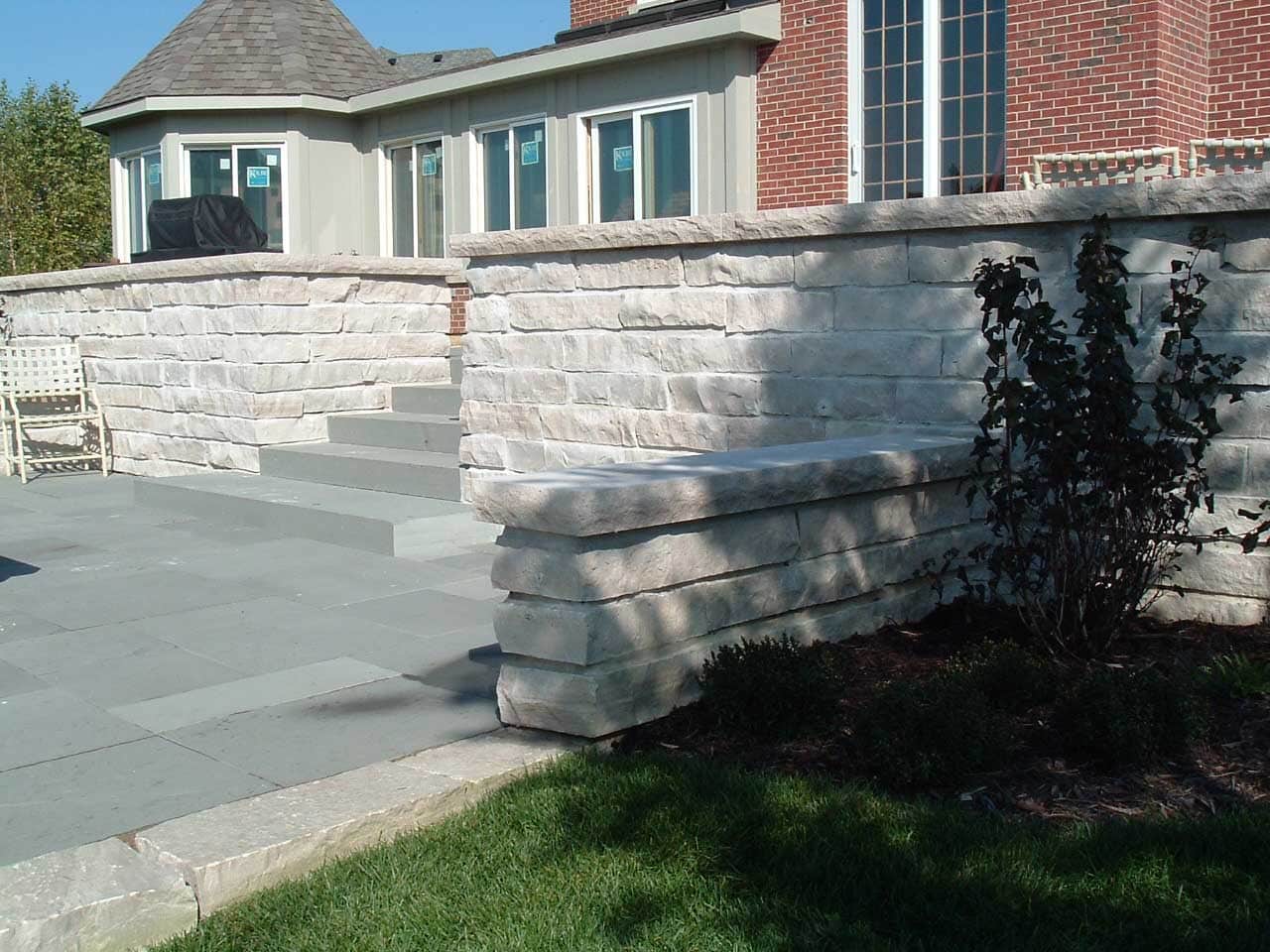 Retaining walls and stairs at a patio